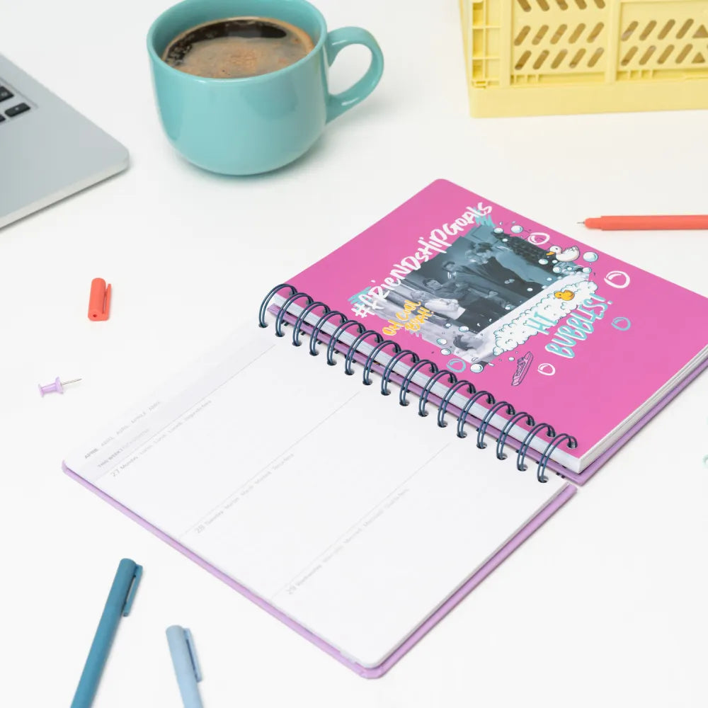 Agenda 2026 Friends – Settimanale A5 con Adesivi e Segnalibri – Copertina Rigida “Together is Better”